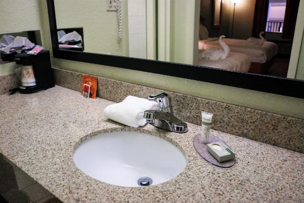 Suite Dreams Hotel image 11