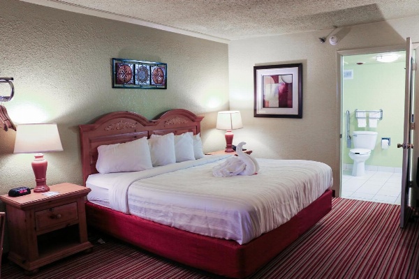 Suite Dreams Hotel image 13